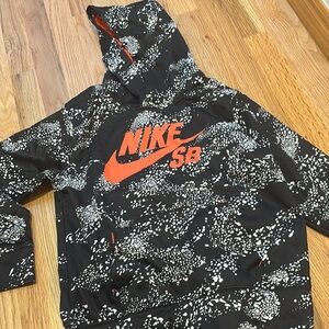 Nike SB pull over hoodie. Black and white Splatter paint design